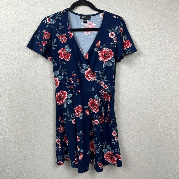 BCX Floral Faux Wrap Jersey Mini Dress V Neck Short Sleeve Navy Blue Sz L - Picture 1 of 8